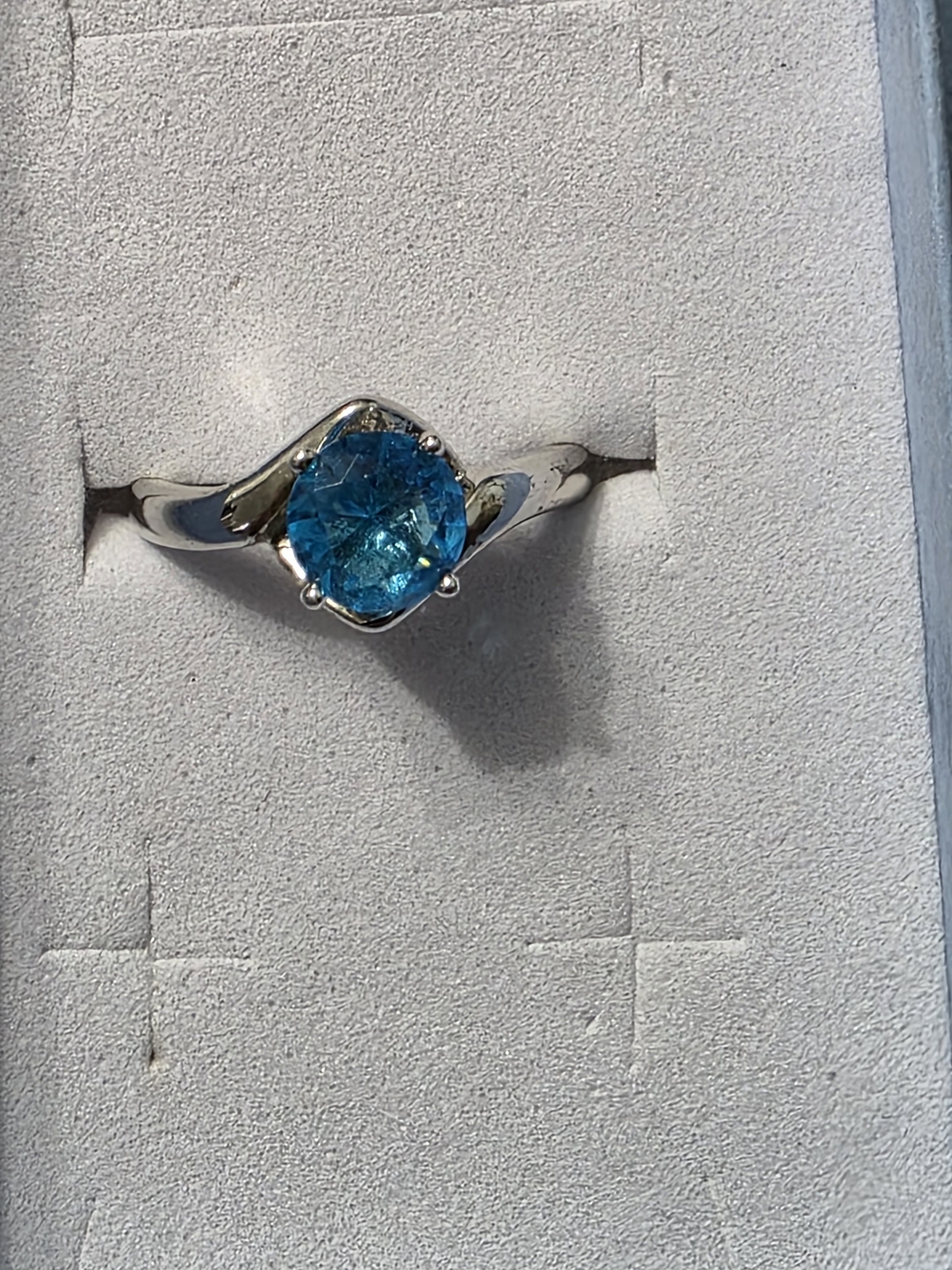 Estate - Silver Tone - Round Aqua Blue Stone Ring - Item 503